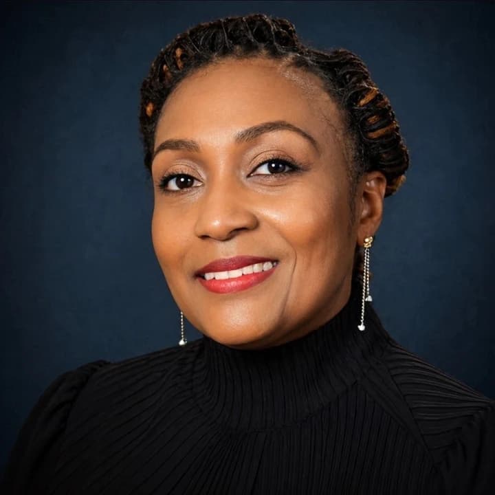 Danielle Carr headshot